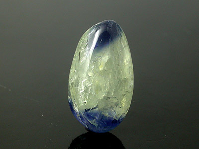 "Shaded Ends Aristic" Bi-Color Sapphire Crystal, Corundum, 14.20 cts, 18.8 x 6.75 x 10.85 x mm
