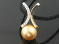 X Style Pearl Necklace, Yangon Myanmar